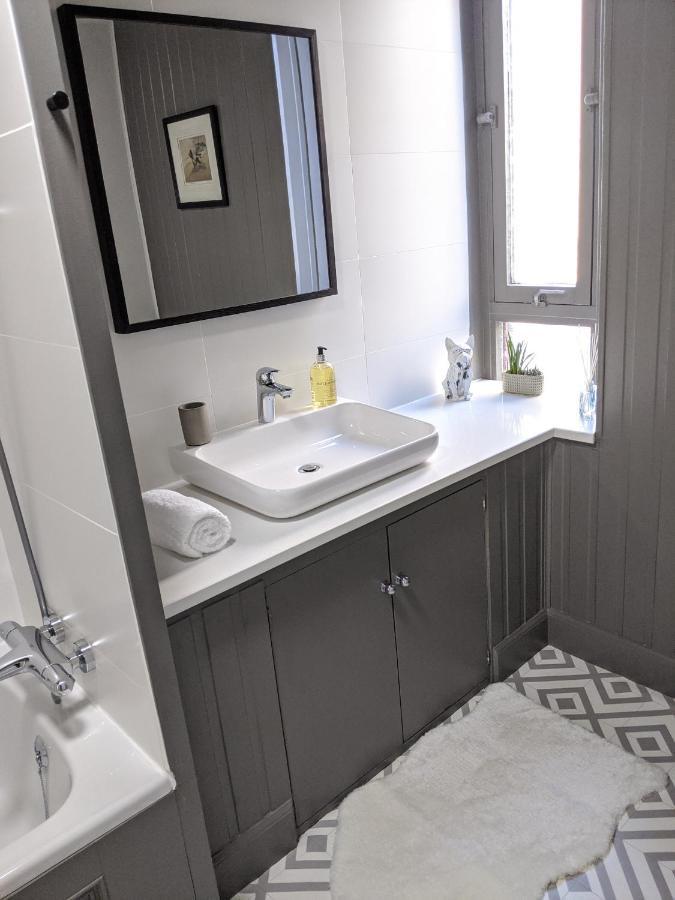 Spacious Stylish Flat With Log Burner Hawick