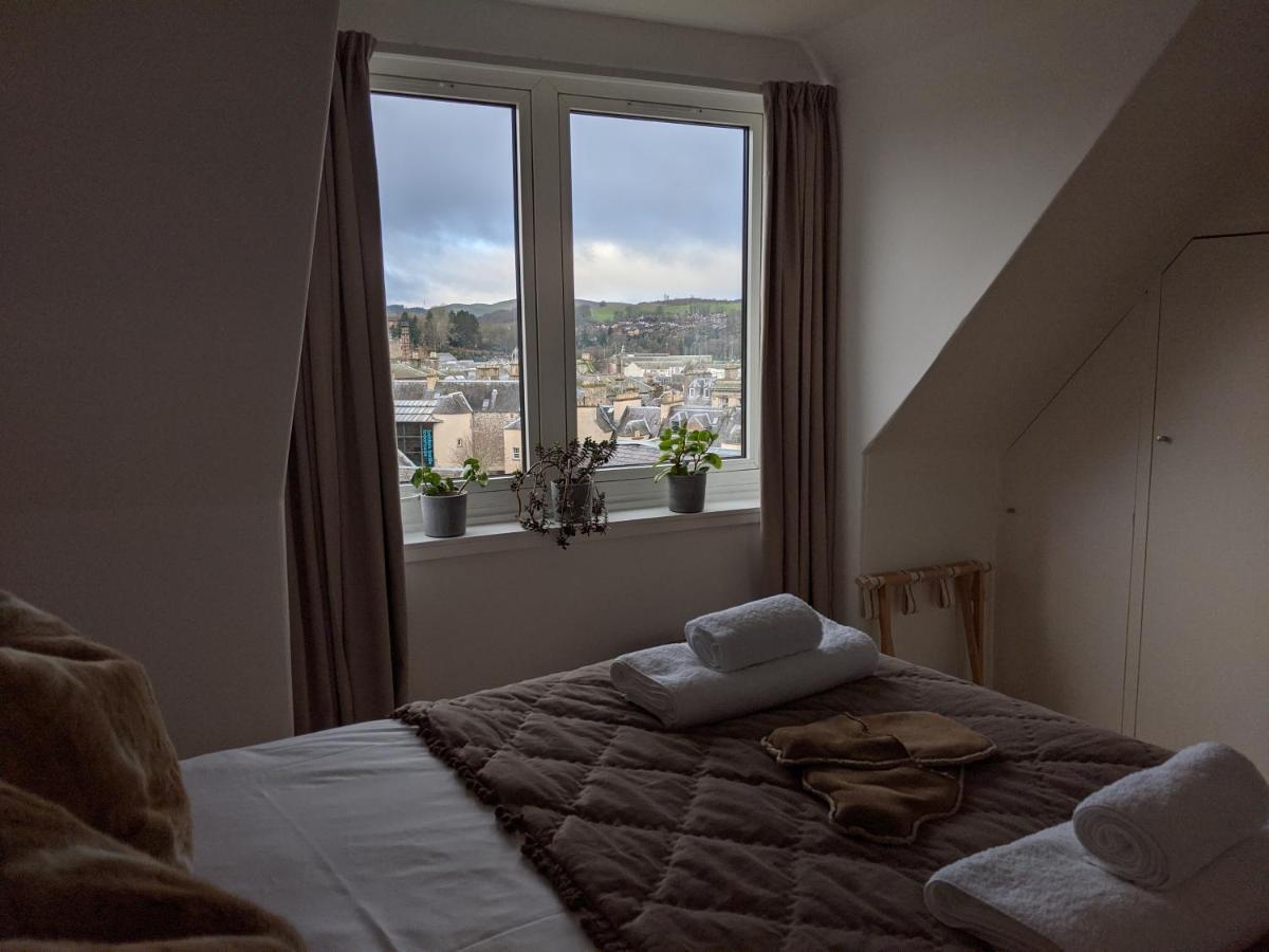 Spacious Stylish Flat With Log Burner Apartment